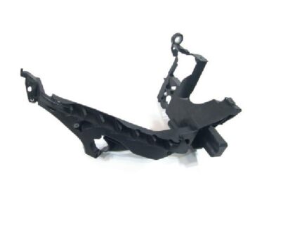 AUDİ FAR BRAKETİ SAĞ A4 2013-