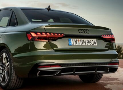 AUDİ ARKA TAMPON ÇITASI ORTA S-LİNE SİYAH A4 2020-