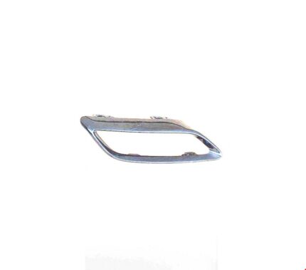 AUDİ ARKA EGZOZ ÇERÇEVE SAĞ KROM (S-LINE) A3 2021-