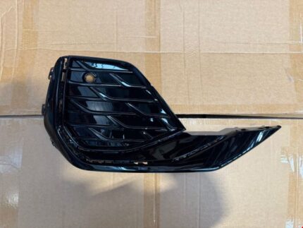 AUDİ ÖN TAMPON IZGARASI SAĞ A3 2024-